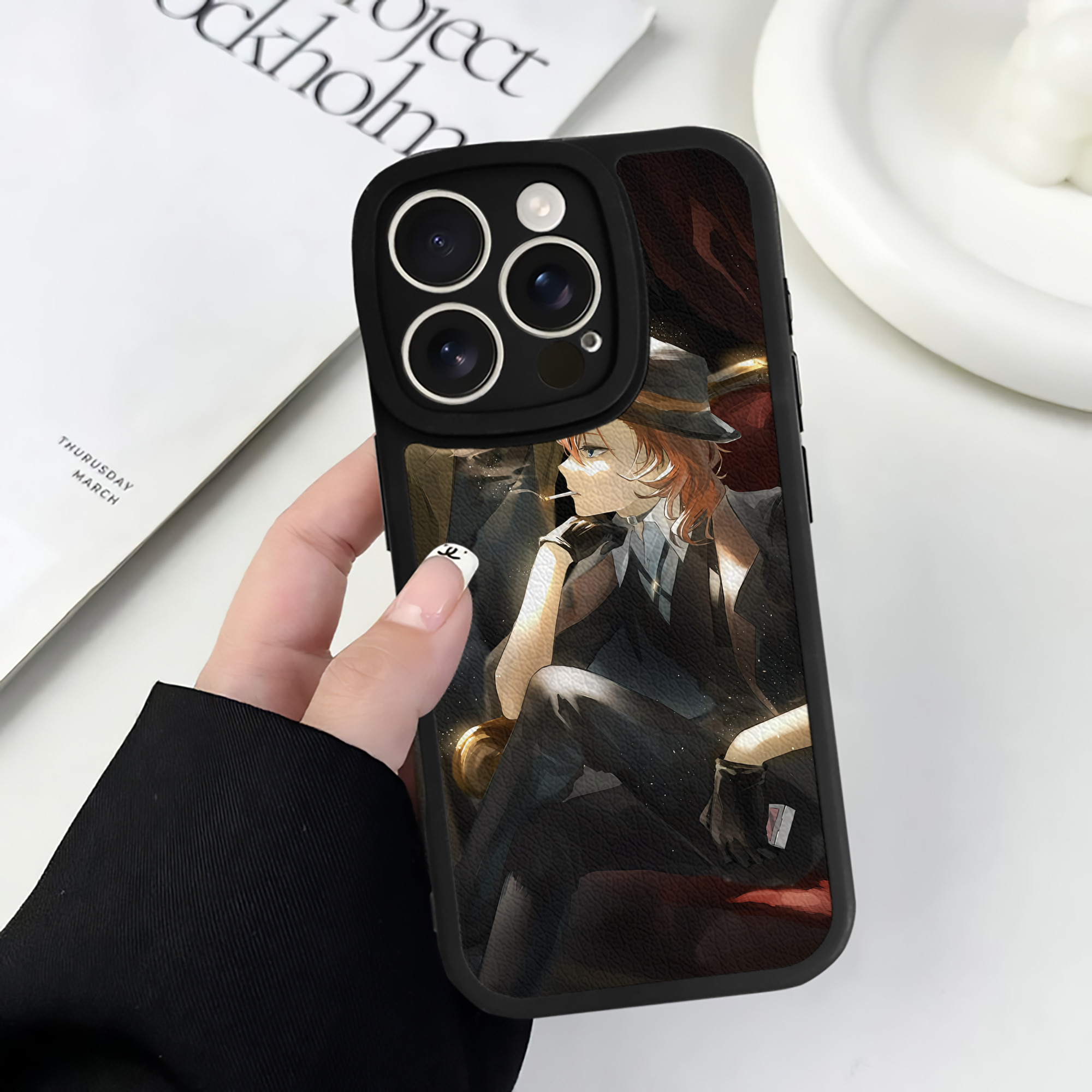 （画像用） 文豪ストレイドッグス Bungo Stray Dogs 【iPhone 16シリーズ対応】シリコンスマホケース（レザー調） 材質：シリコン